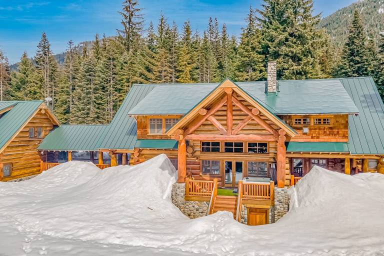 House Snoqualmie Pass