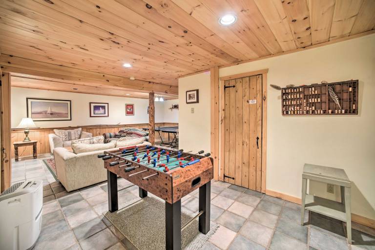 Pet-Friendly New York Cabin w/ Hot Tub & Game Room — photo 3