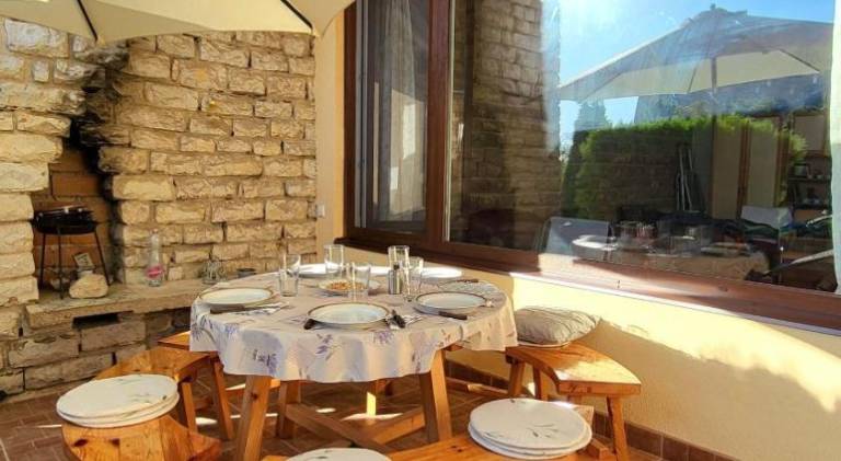 House with BBQ, patio & garden — photo 5