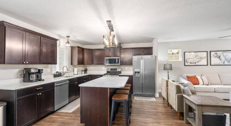 Nice vacation home with hot tub | Pets are welcome — photo 2