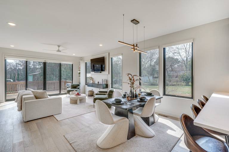 2 Mi to WakeMed Modern Raleigh Duplex w Yard