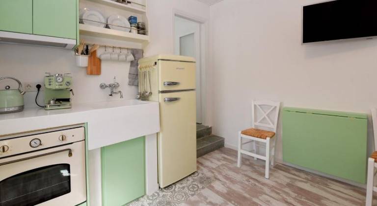 Apartment with patio | Pets allowed — photo 4