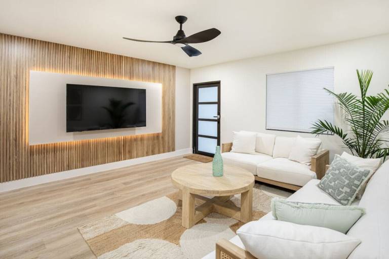 House East Naples