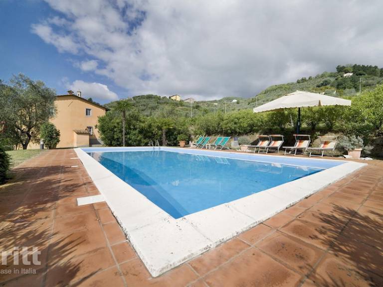 Fully equipped charming vacation home with BBQ, garden & patio | Dogs allowed in Montecarlo