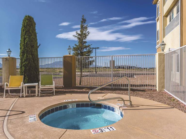 La Quinta Inn & Suites by Wyndham Deming — photo 3