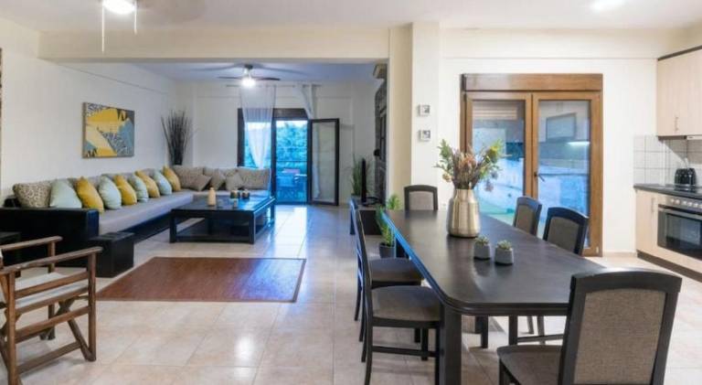 Villa with patio & garden | Suitable for remote work — photo 2