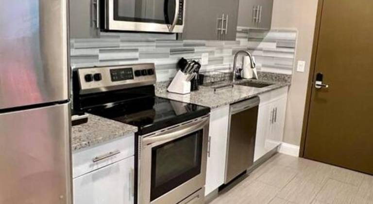 Apartment | Close to Love Park — photo 5