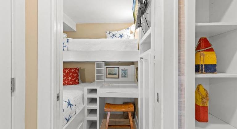 Beautiful vacation home | Next to the beach | Dogs allowed in Hollywood, FL