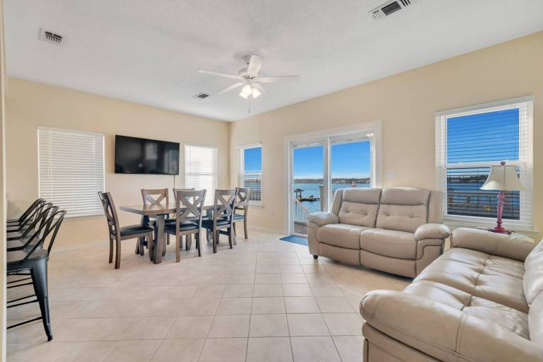 Lagoon-Facing Duplex Shared Boat Launch & Pier Steps to Beach — photo 2