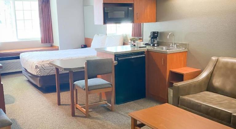 Monument Inn & Suites — photo 2