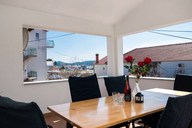 Fully equipped rental apartment with terrace & grill | Garden view | Pets allowed in Vodice