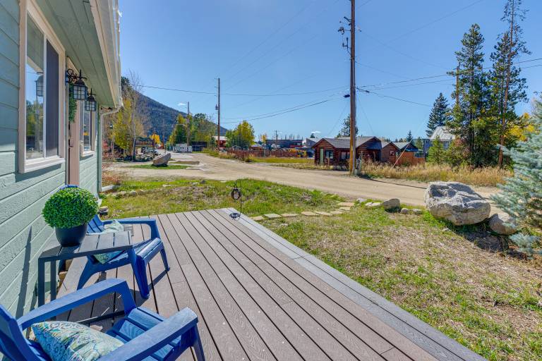 Walk to Water: Grand Lake Home w/ Hot Tub! — photo 3