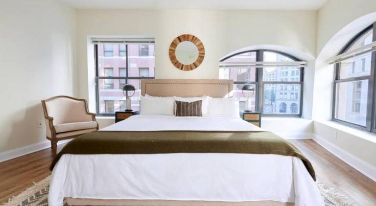 Bold and Spacious 2 Bed in Boston Financial District — photo 2