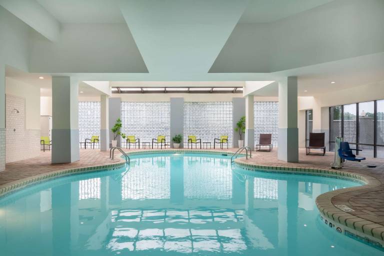 Embassy Suites by Hilton Charlotte — photo 3