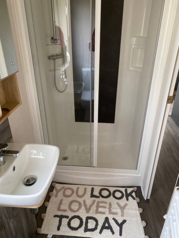 3 bed Caravan - Sleeps 8 - Pets - Parking — photo 4