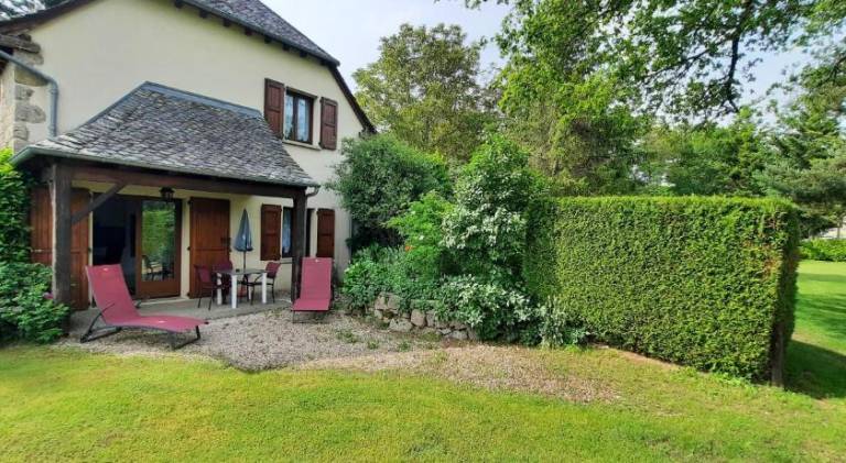 Beautiful holiday apartment with pool, terrace & garden | Pets are welcome — photo 3