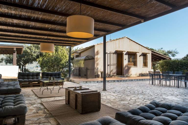 Villa with yard, patio & barbecue — photo 5