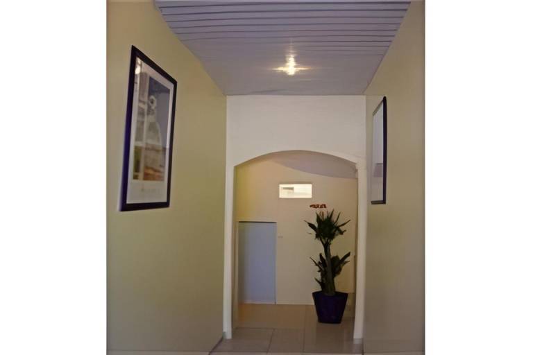 Hotel Le Petit Duquesne in Malakoff
