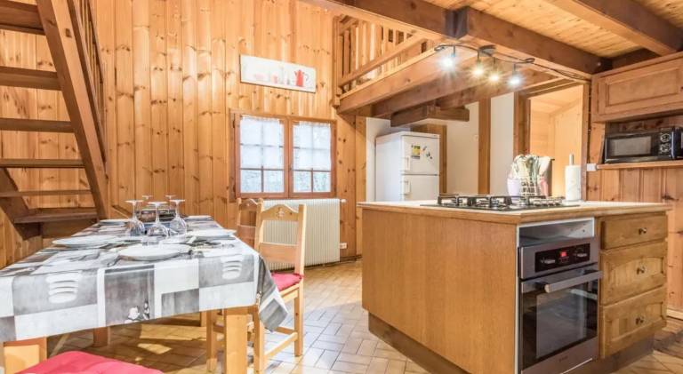Chalet with yard, terrace & barbeque | Garden view — photo 4