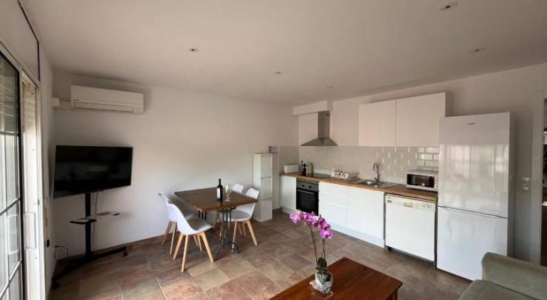 Holiday apartment with patio — photo 3