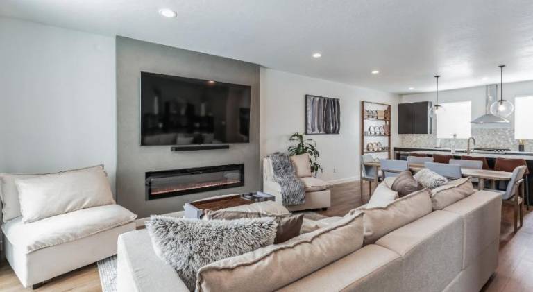 Holiday apartment with 4 rooms for 11 persons in Layton, UT