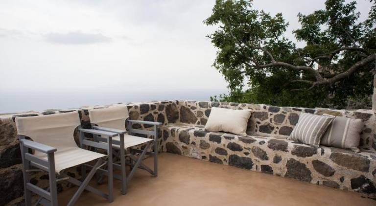 Vacation home with yard & terrace | Good for workation — photo 3