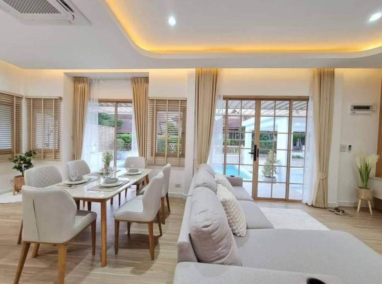Muji Japanese-style pool villa in Chiang Mai