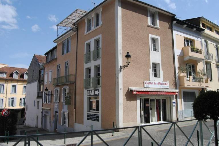 Logis Hotel Castel de Mirambel — photo 3