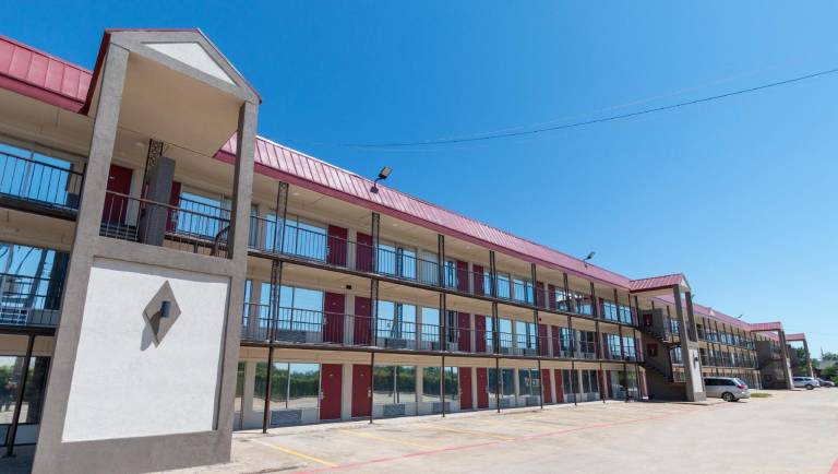 Magnuson Extended Stay and Suites Airport Hotel in Irving, TX