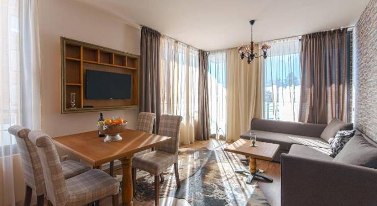 Wonderful serviced apartment with garden, pool & barbeque | Pet-friendly — photo 2