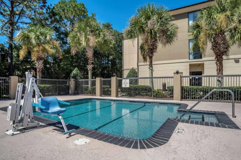 Comfort Suites Mobile
