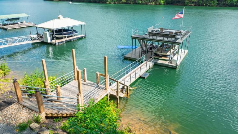 All Your'n - Pet Friendly Lakefront on Lake Blue Ridge Year Round Water Private Dock — photo 5