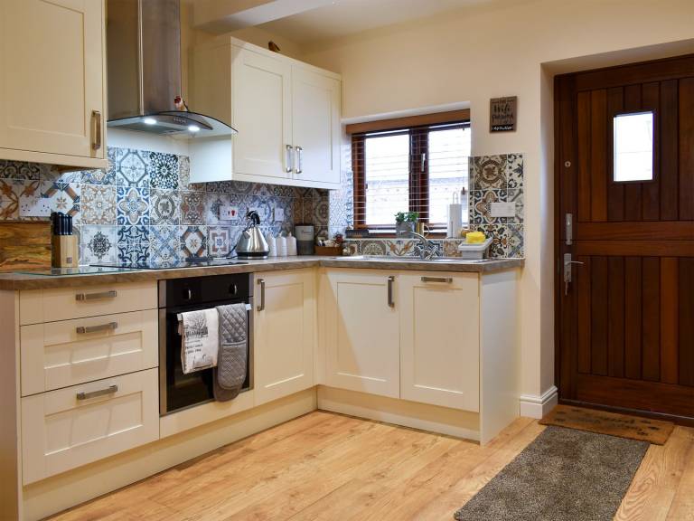 Child-friendly lovely cottage with yard & barbeque | Pet-friendly — photo 4