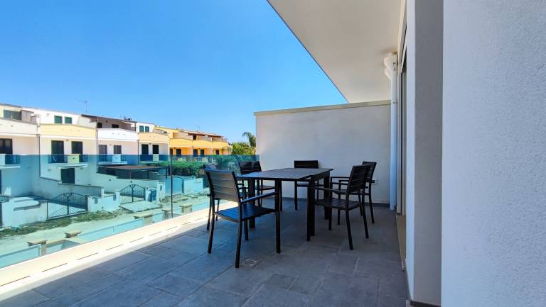 Rental apartment with patio | City view — photo 3