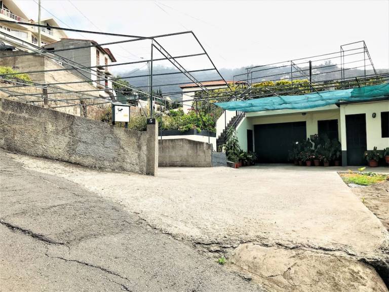Casa  Ribeira Brava