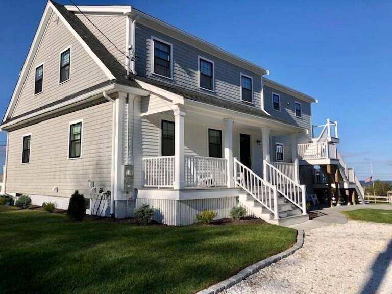 House  Sagamore Beach