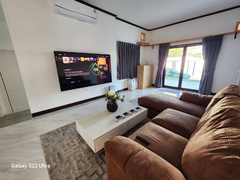 Villa with pool & barbeque | Pet-friendly — photo 2