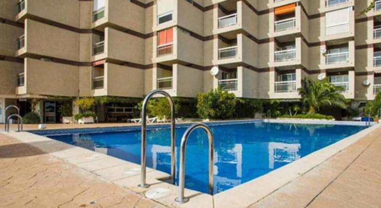 Apartment with pool — photo 5