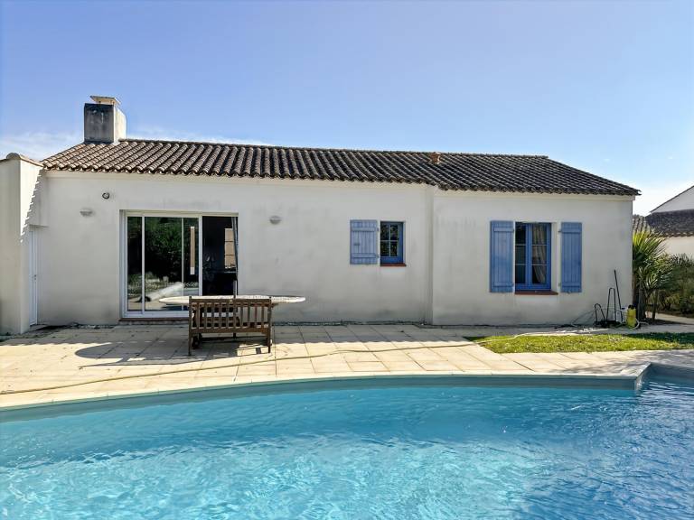 Pleasant vacation home with private pool | Pets allowed in Saint-Jean-de-Monts