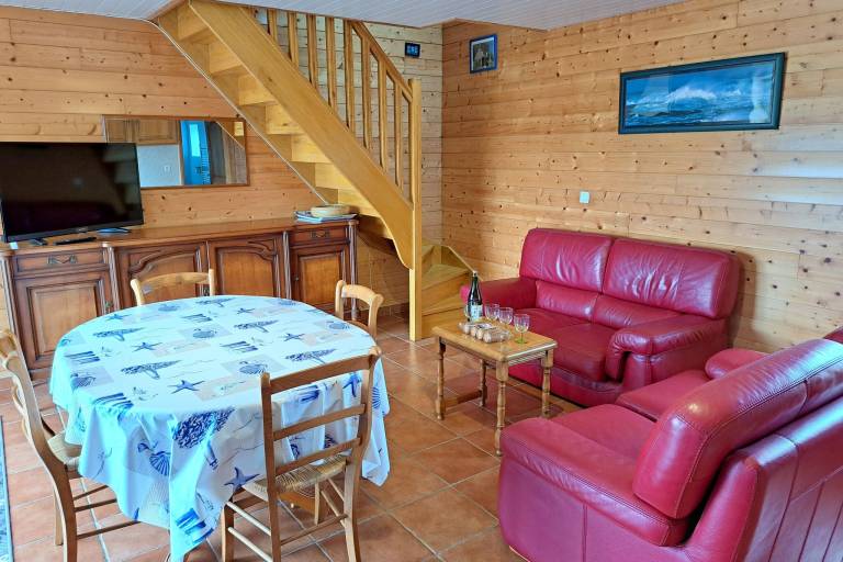 Vacation home with patio, yard & BBQ | Sea view — photo 4