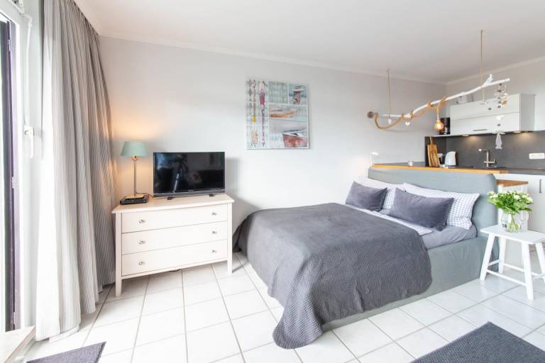 Fully equipped rental apartment with private pool | Next to the beach | Pets allowed in Scharbeutz