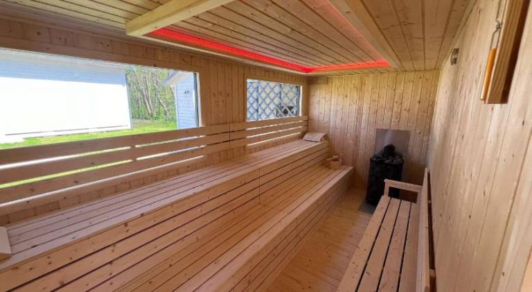 Vacation home with hot tub & pool — photo 4