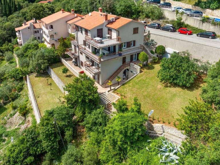 Holiday apartment with balcony and sea view — photo 5