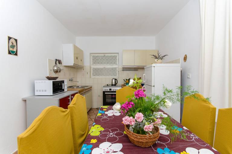 Fully equipped holiday apartment with BBQ & terrace | Garden view | Close to the beach | Pets allowed — photo 4