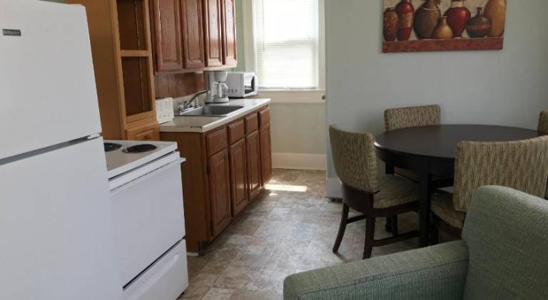 Rental apartment with patio — photo 2