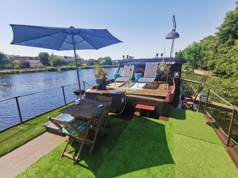 Nice boat with patio & grill | Good for workation | Pets allowed in Metz