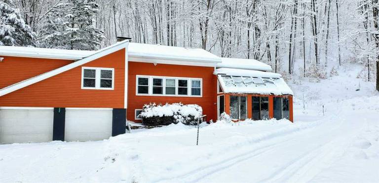 Vacation home with barbecue, hot tub & patio in Rutland, VT