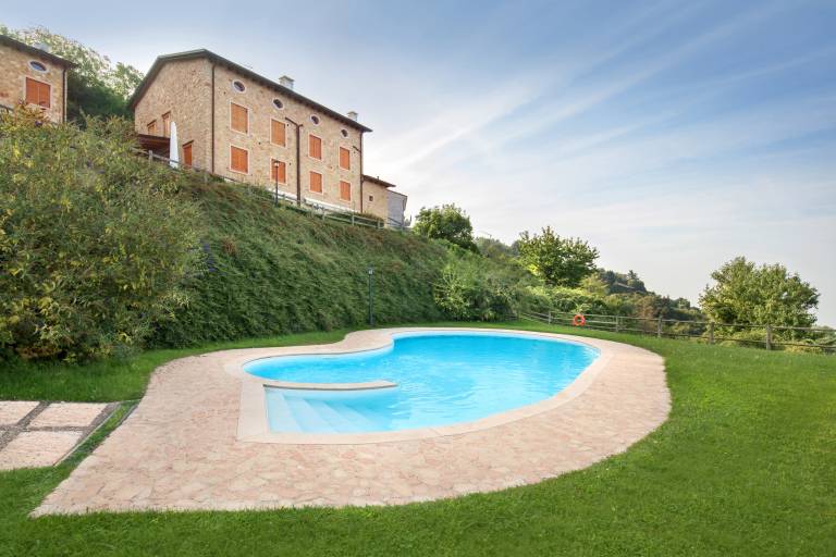 Ferienwohnung mit Hund in Villanova, Pai für max. 4 Personen Ferienwohnung mit Hund in Villanova, Pai für max. 4 Personen