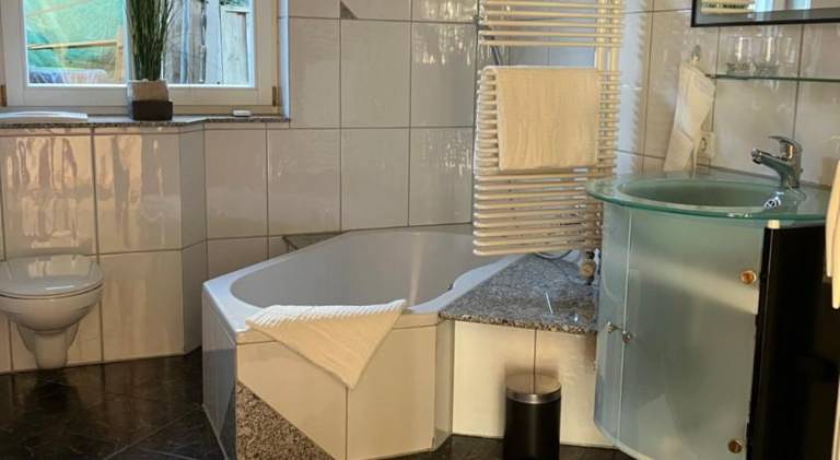 Holiday apartment with 2 rooms for 4 persons — photo 2