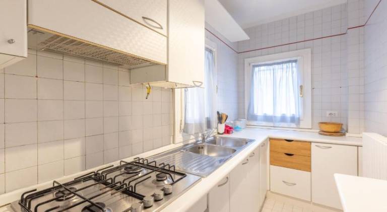 Rental apartment | Close to Two Towers — photo 4